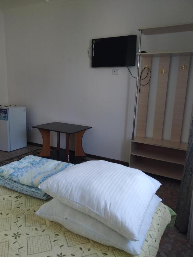 Guest House Arbat Cholponata Buitenkant foto