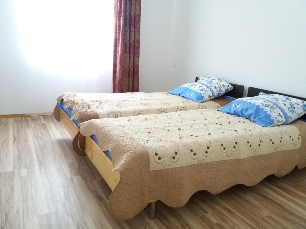 Guest House Arbat Cholponata Buitenkant foto