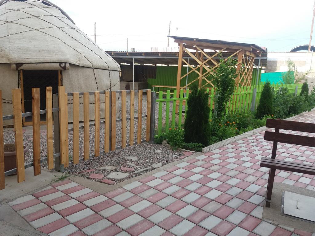 Guest House Arbat Cholponata Buitenkant foto